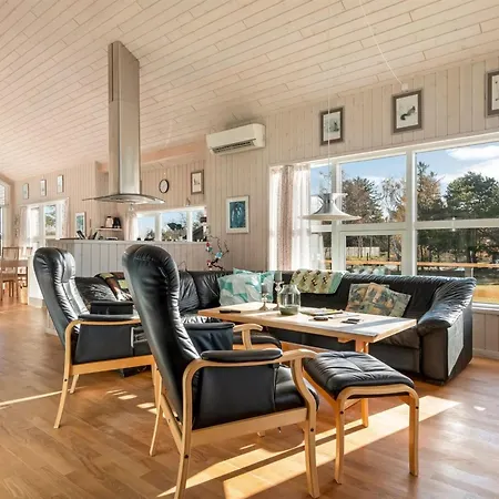 Tjorven - 400m From The Sea By Interhome *